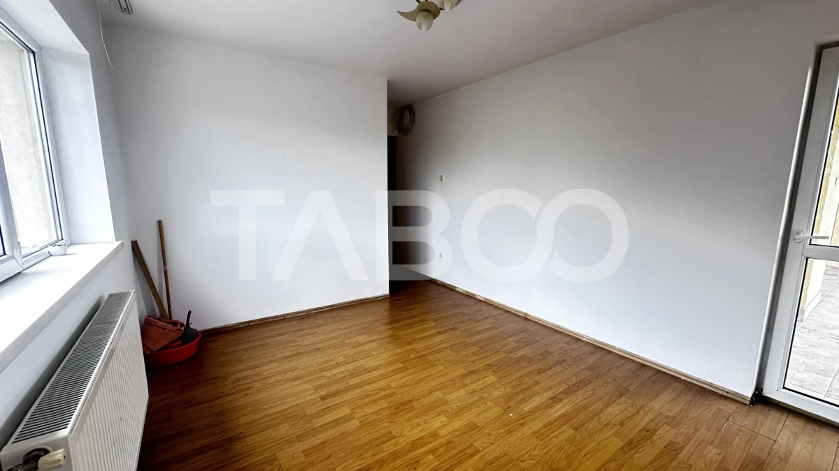 Apartament decomandat 3 camere etaj intermediar zona Trei Stejari - 2