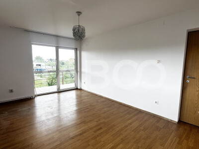 Apartament decomandat 3 camere etaj intermediar zona Trei Stejari