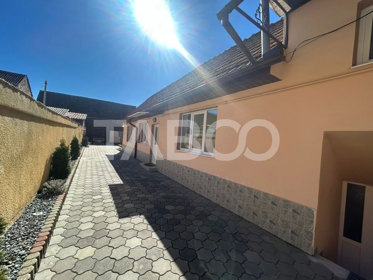 Casa individuala de vanzare mobilata si utilata si curte de 1354 mp - 1
