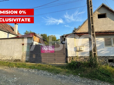 Casa individuala COMISION 0% din 2 corpuri curte 900mp in Cisnadioara