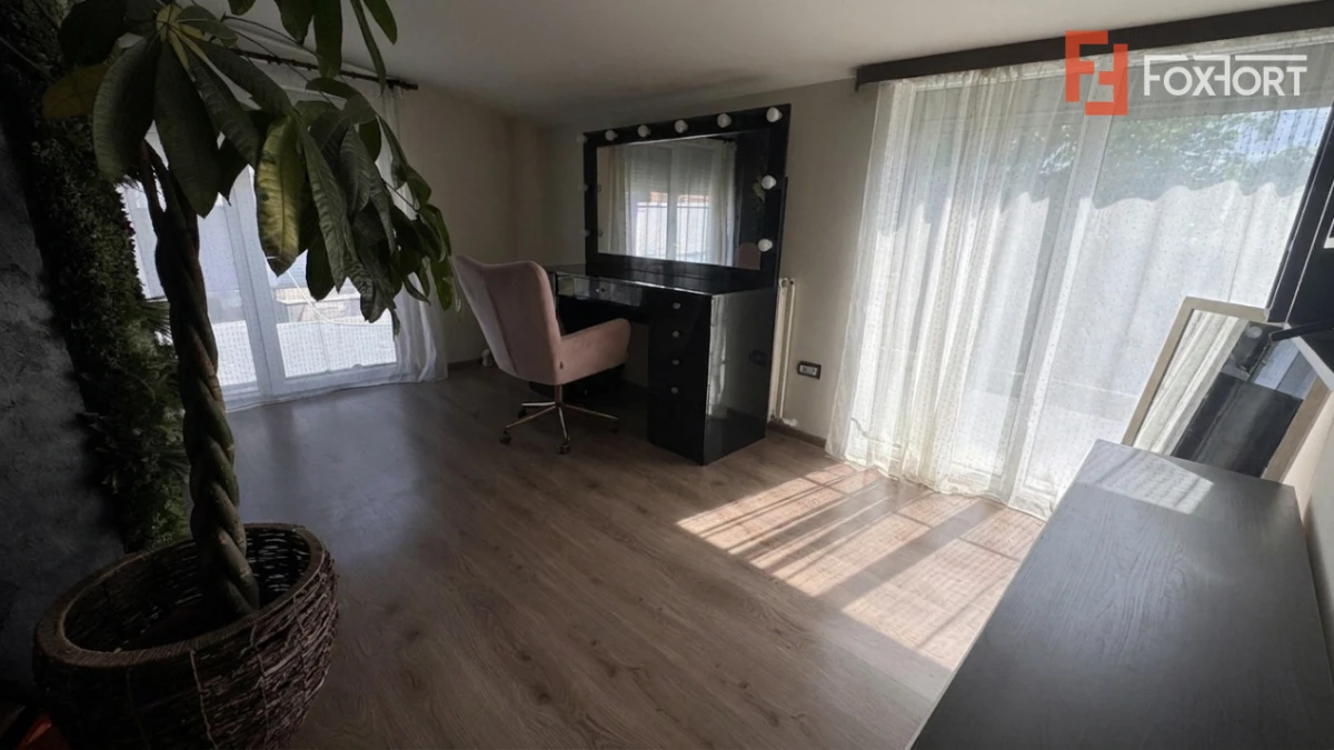 Casa la curte comuna cu 3 camere, zona Dambovita - 3