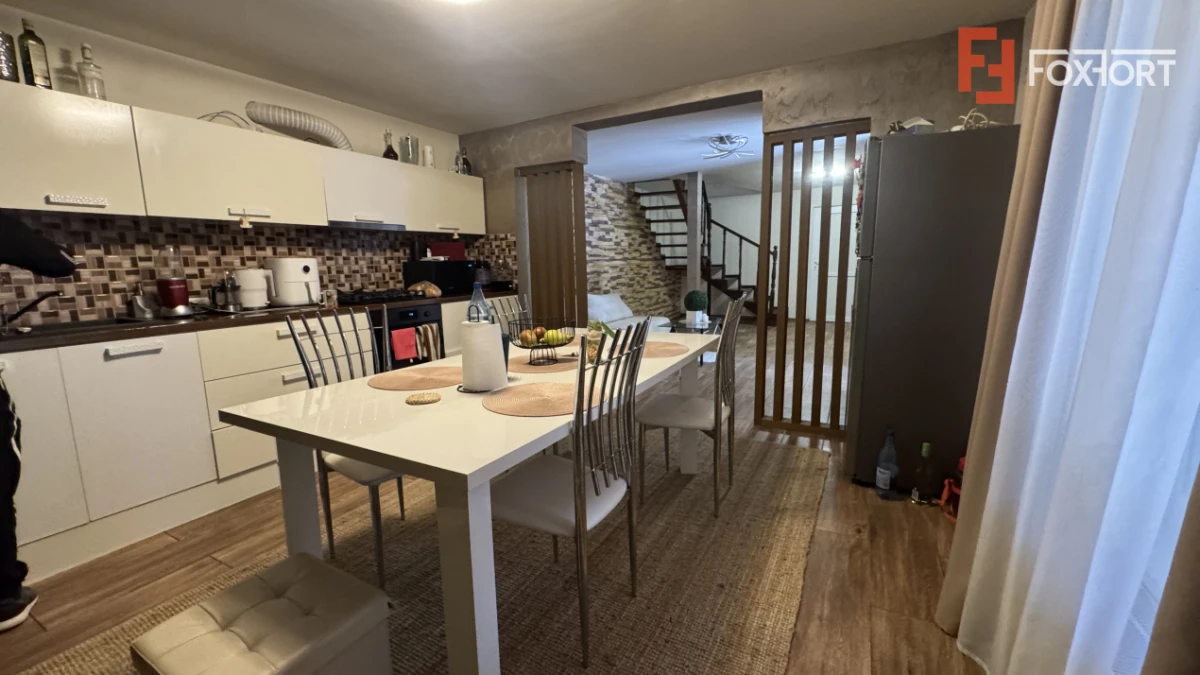 Casa la curte comuna cu 3 camere, zona Dambovita - 2