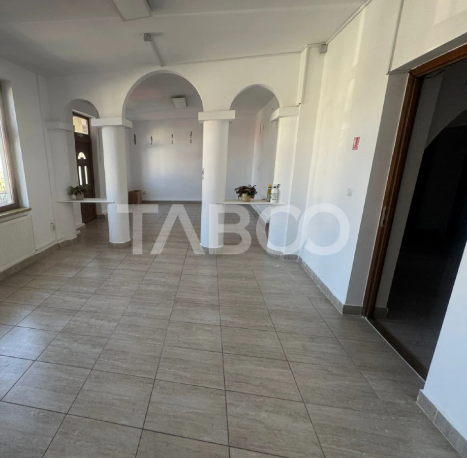 COMISION 0 - Spatiu comercial cu 3 camere 73 mpu Calea Dumbravii Sibiu - 2