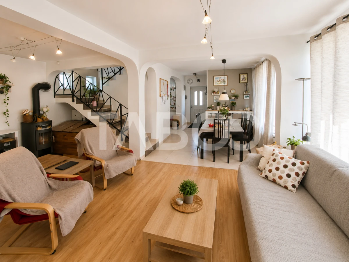 Casa individuala de vanzare - Sura Mica- 4 camere si 490 mp teren - 1