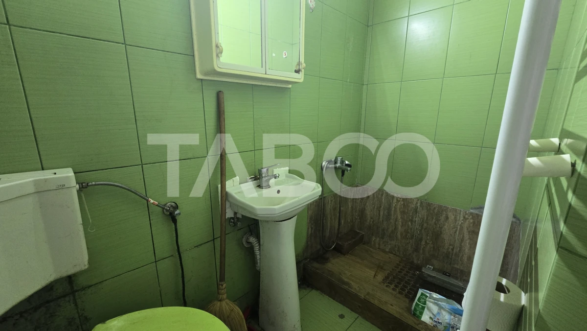 De vanzare - Garsoniera 26 mpu de renovat in Terezian Sibiu - 3