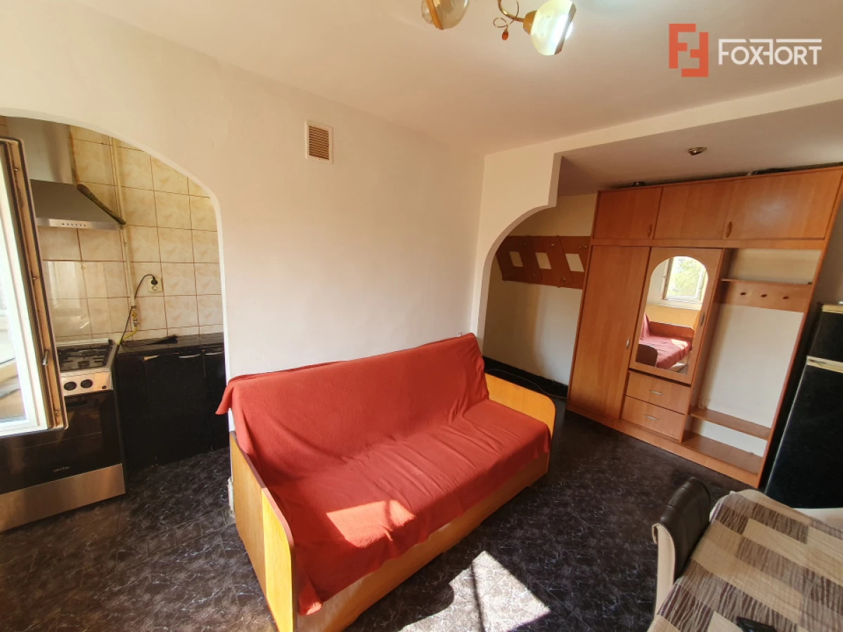 Apartament 2 camere decomandat, etaj 3/4 - zona Steaua - 10