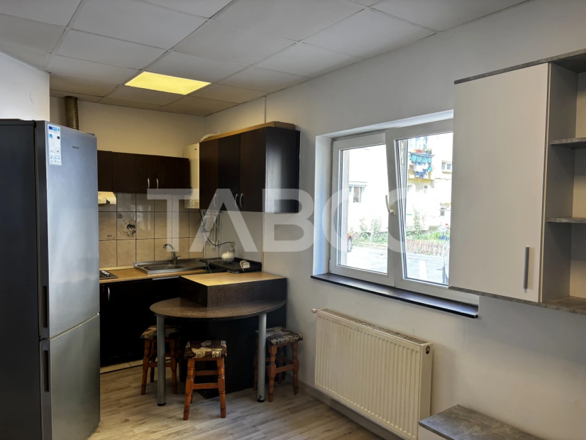 Garsoniera de vanzare la parter 22mp mobilata si utilata Sibiu - 3