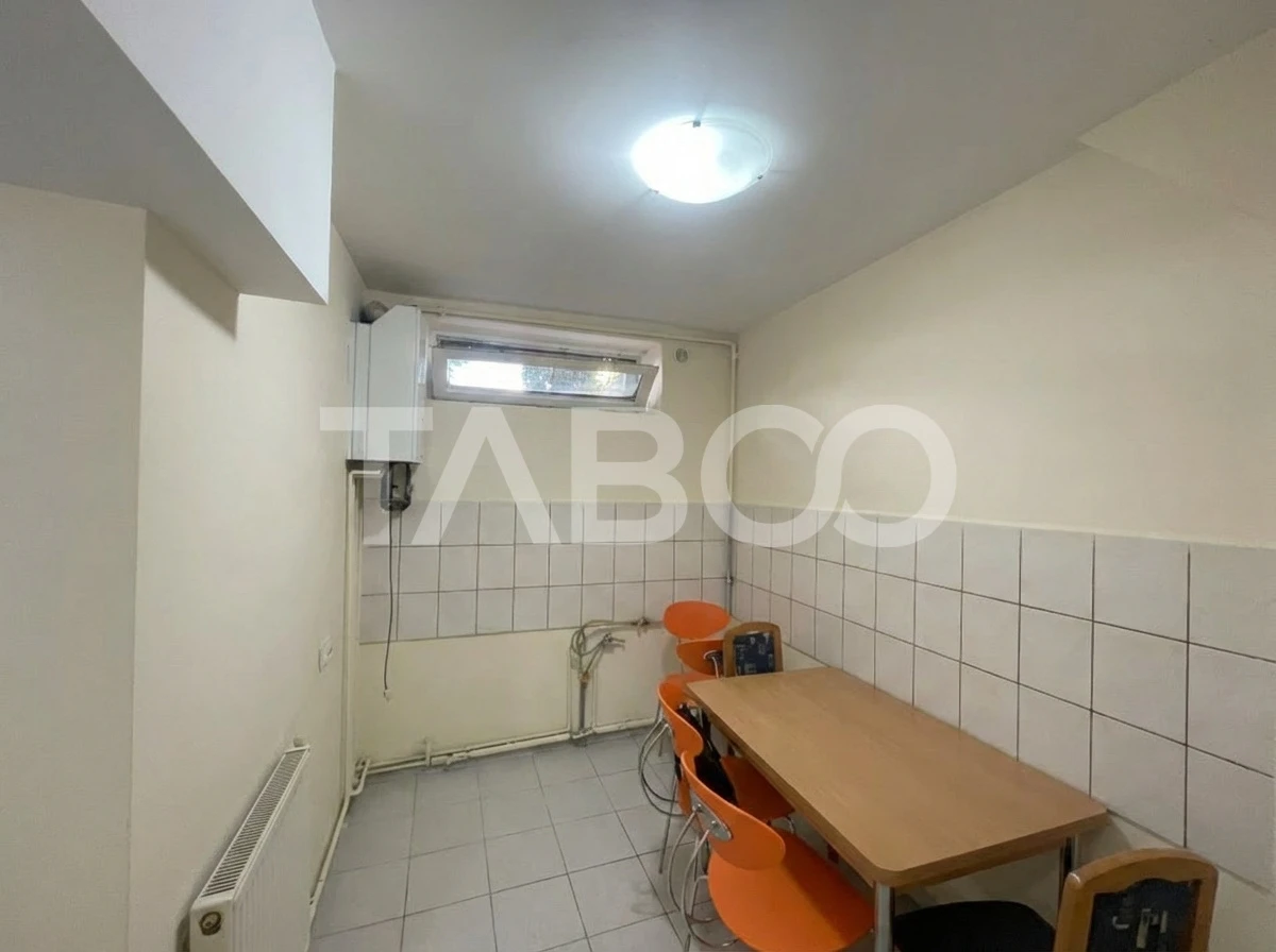 Garsoniera renovata decomandata 32 mp utili in Sibiu - 4