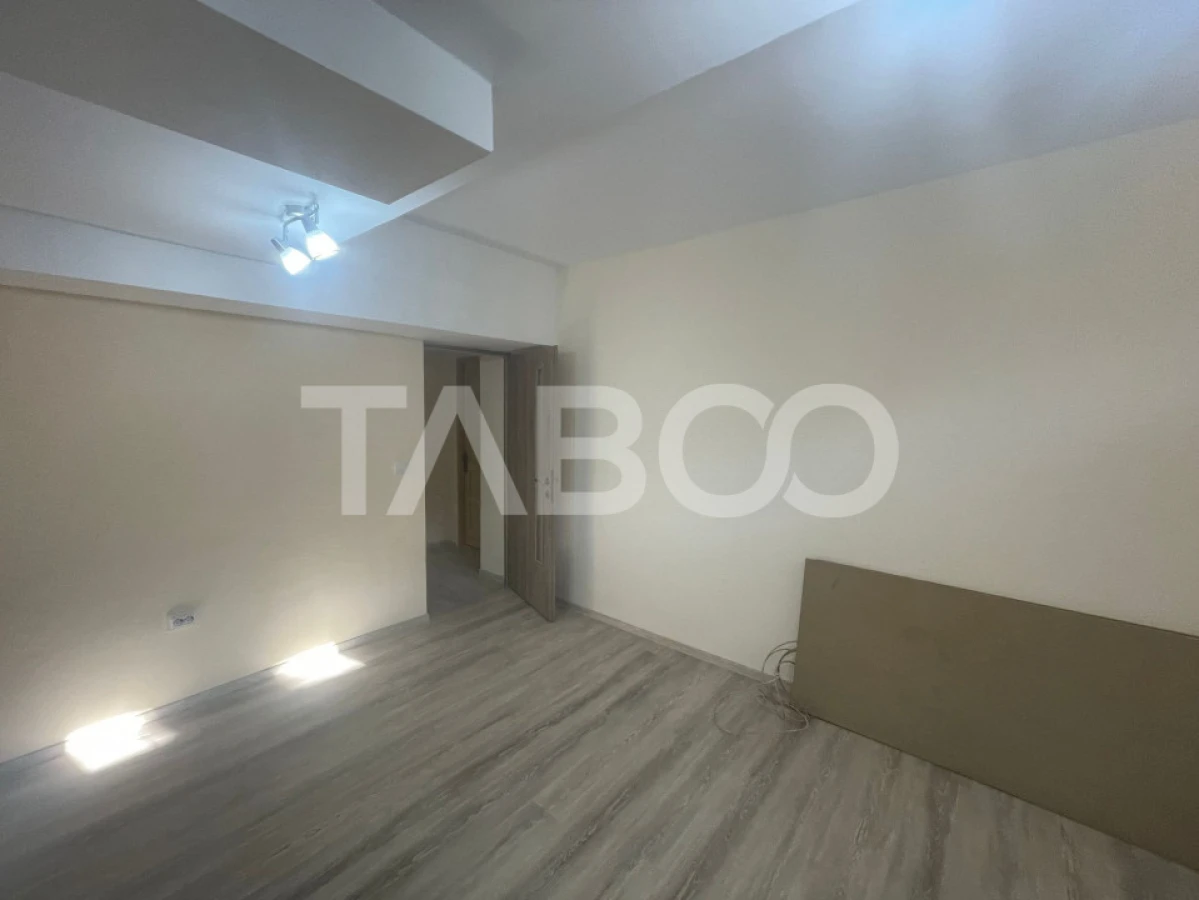 Garsoniera renovata decomandata 32 mp utili in Sibiu - 3