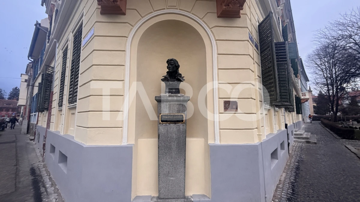 Apartament de vanzare 2 camere 81mpu + pivnita 22mp Centrul Istoric - 2
