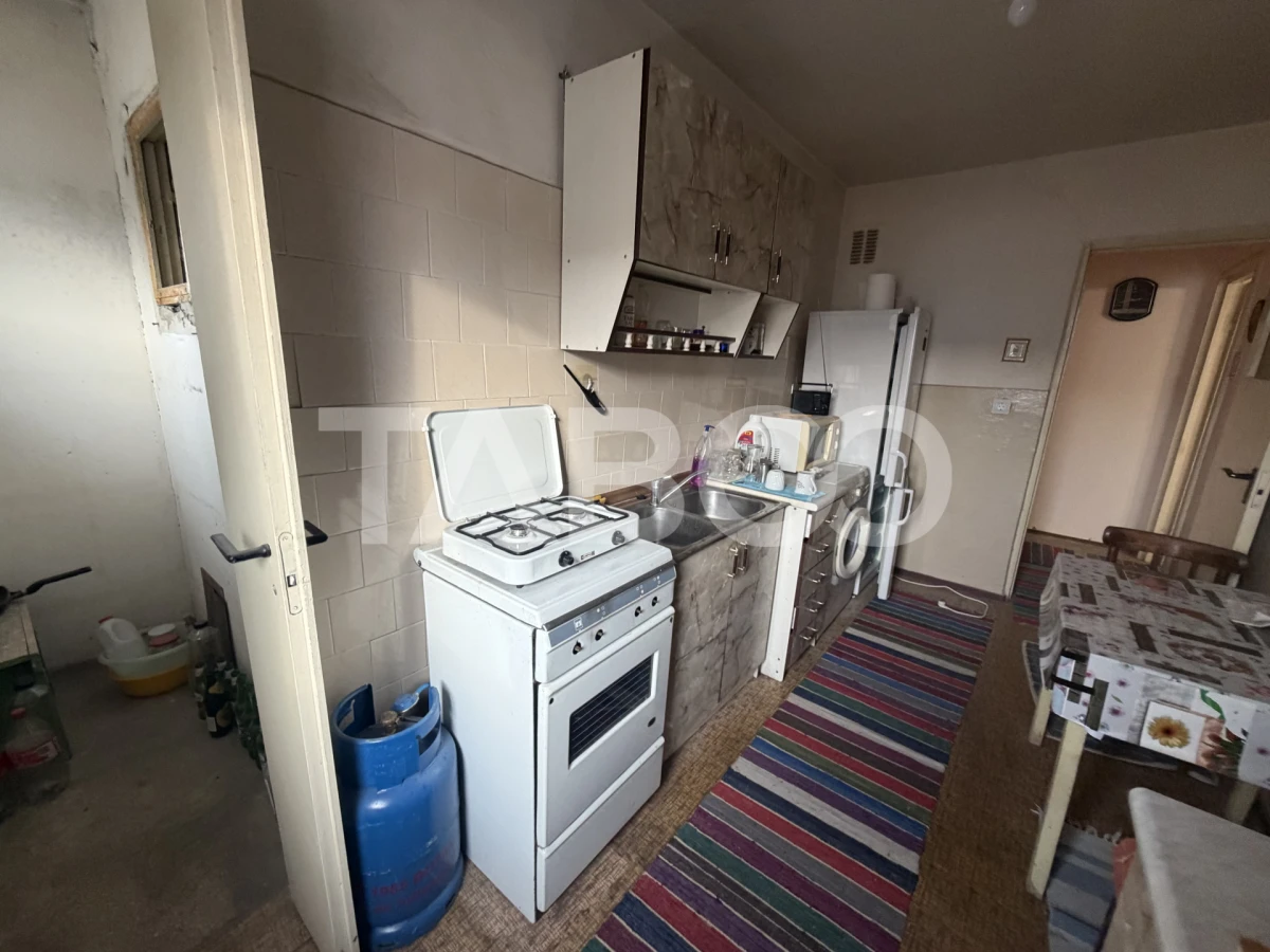 Apartament semidecomandat 4 camere 2 bai etaj 4 zona 1 Decembrie 1918 - 7