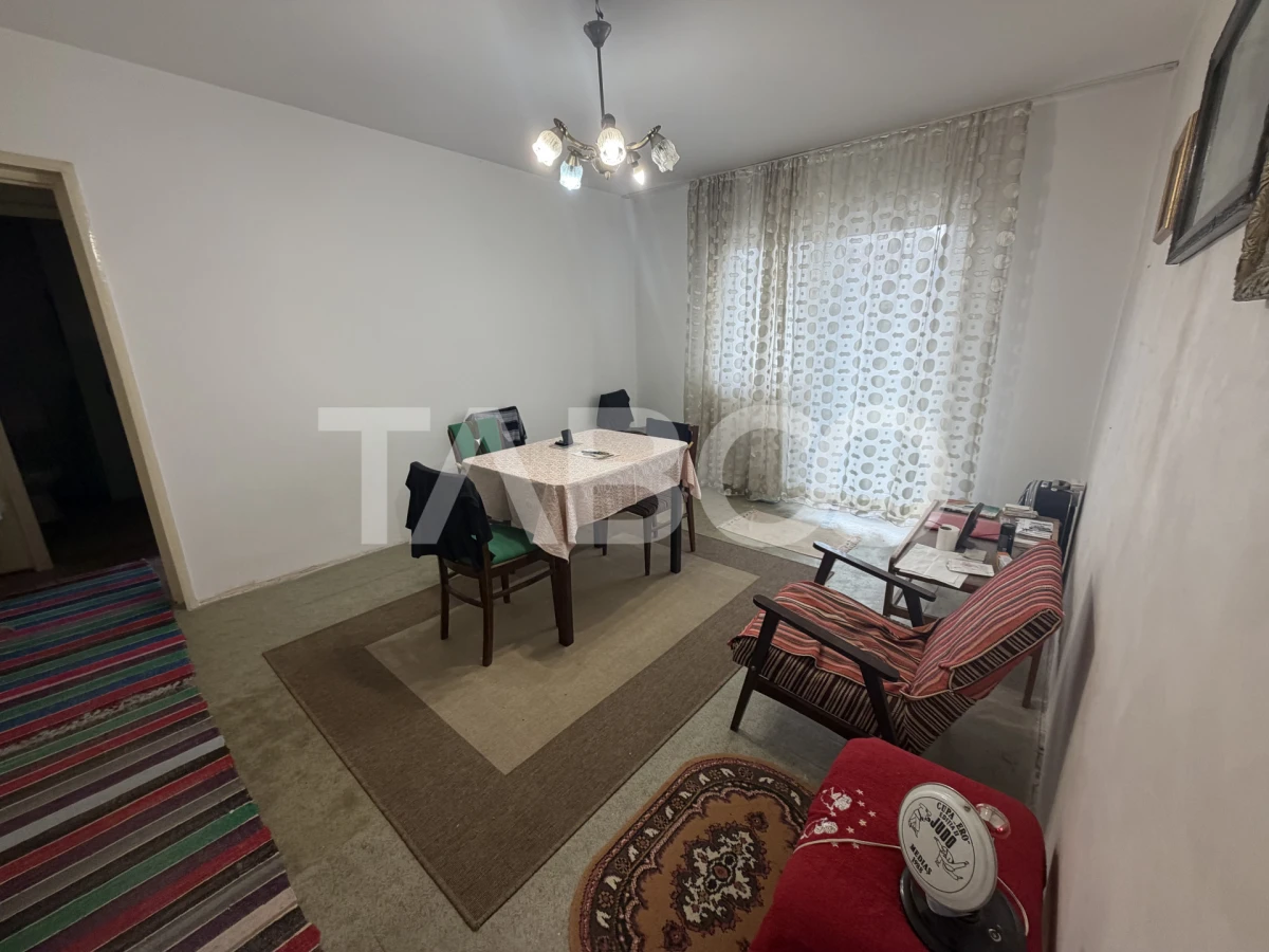Apartament semidecomandat 4 camere 2 bai etaj 4 zona 1 Decembrie 1918 - 3