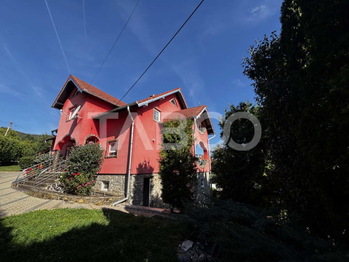 Casa de vanzare individuala cu 950mp teren Saliste zona deosebita - 2