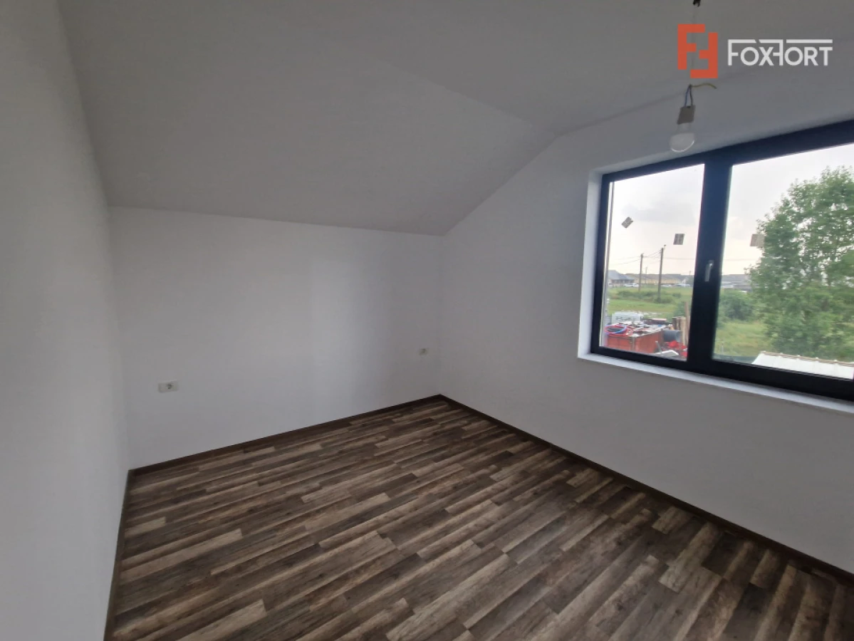 Duplex de vanzare, 4 camere, Mosnita Veche - 9