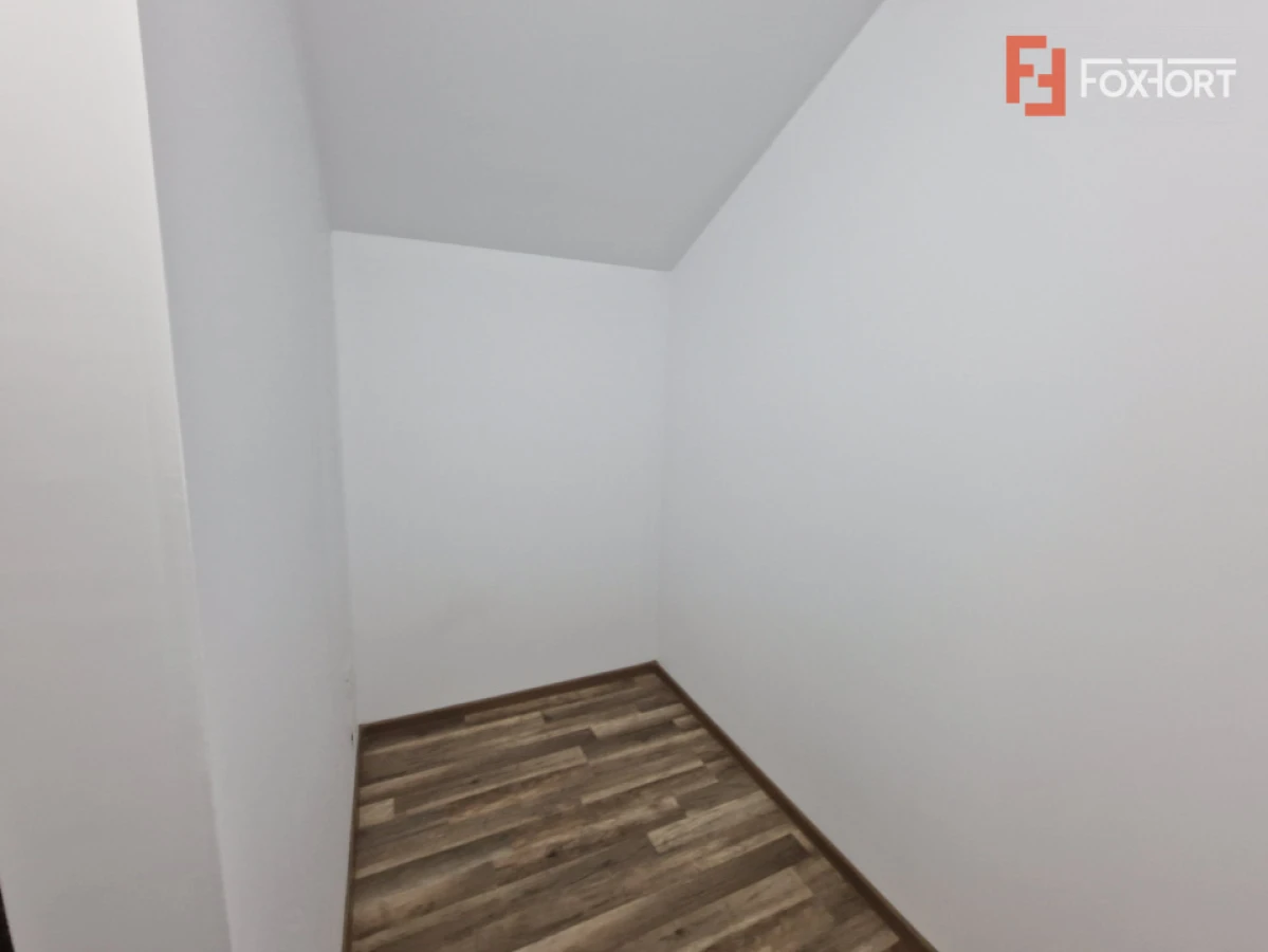 Duplex de vanzare, 4 camere, Mosnita Veche - 2
