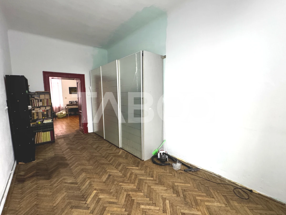 Apartament de vanzare cu 4 camere 2 bai 109 mp Centrul Istoric Sibiu - 3