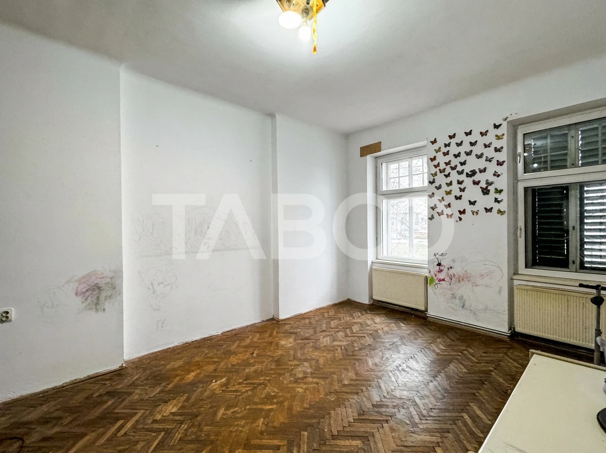 Apartament de vanzare cu 4 camere 2 bai 109 mp Centrul Istoric Sibiu - 2