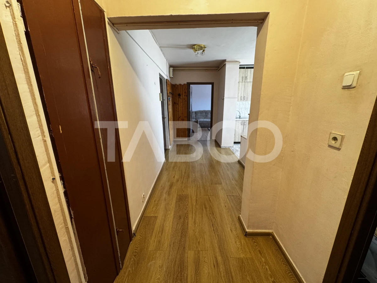 Apartament decomandat 3 camere 74 mpu 2 balcoane lift Terezian Sibiu - 9
