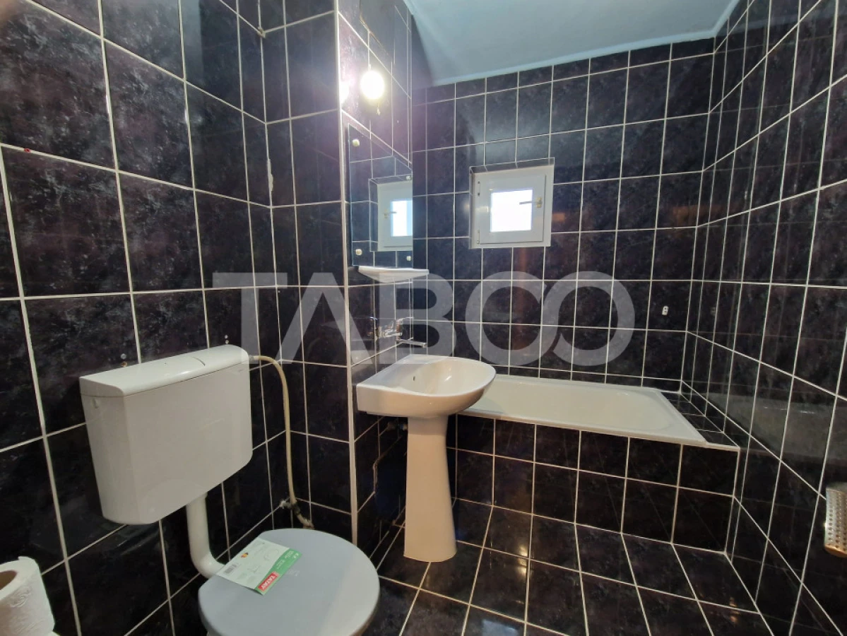 Apartament decomandat 3 camere 74 mpu 2 balcoane lift Terezian Sibiu - 4