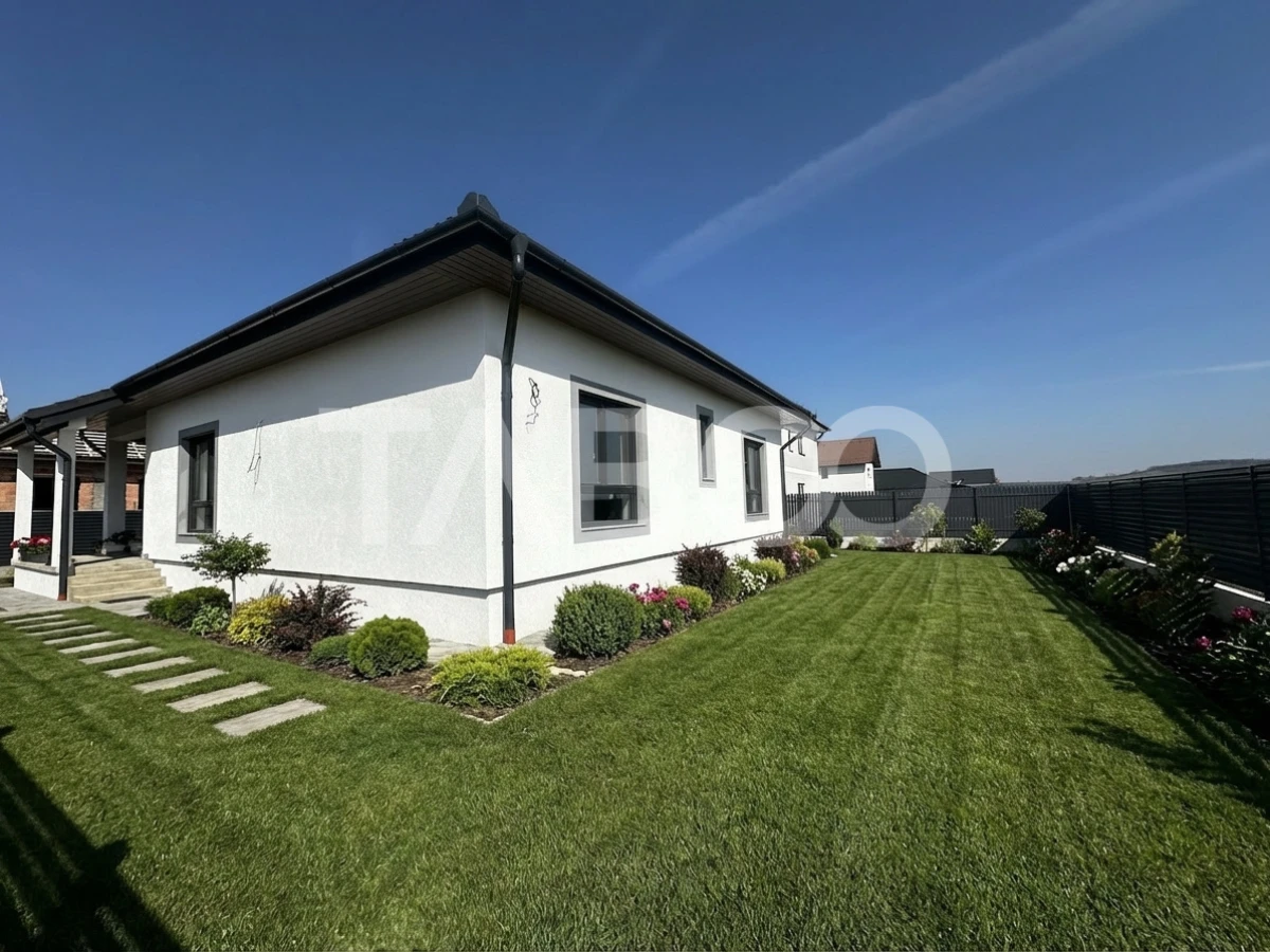 Casa individuala pe 1 singur nivel de vanzare judet Sibiu in Cristian - 1