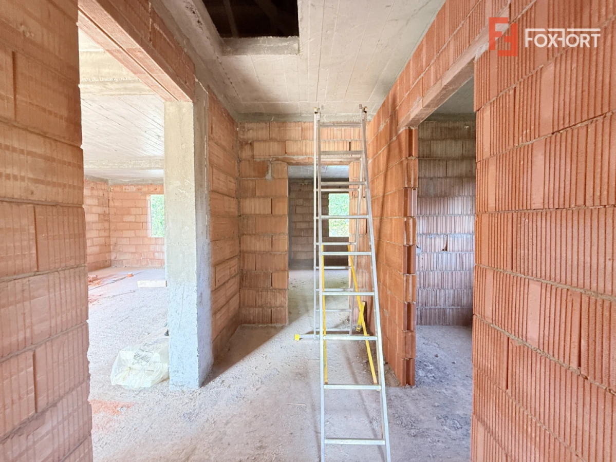 Casa individuala cu 3 camere si 656 mp teren, de vanzare in Sanmihaiu Roman - 9