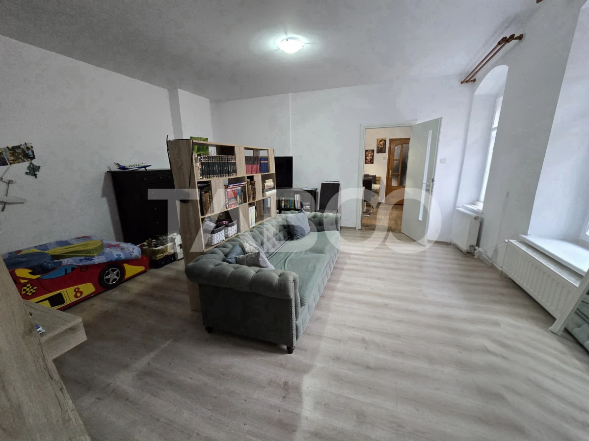 Apartament 2 camere de vanzare la etajul 1 in Centrul Istoric Sibiu - 1