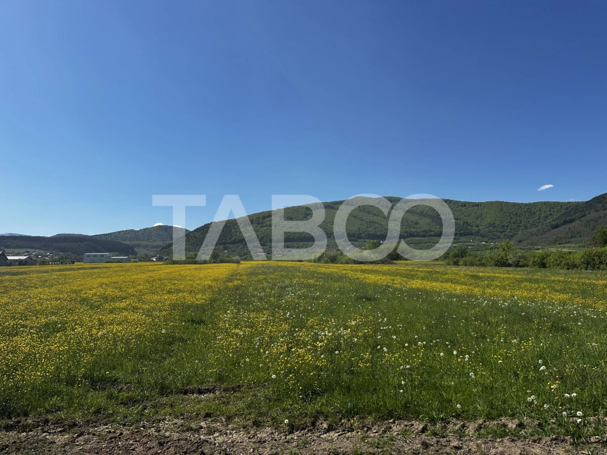 Teren intravilan cu vedere la munti pretabil cabana in Poplaca - 1