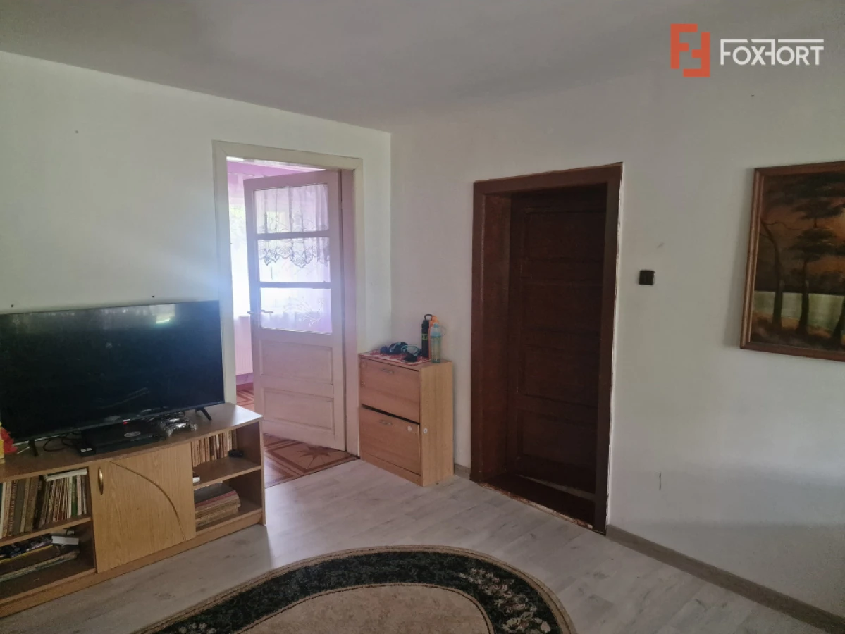 Casa individuala cu 9 camere, in Mosnita Noua, zona centrala - 10
