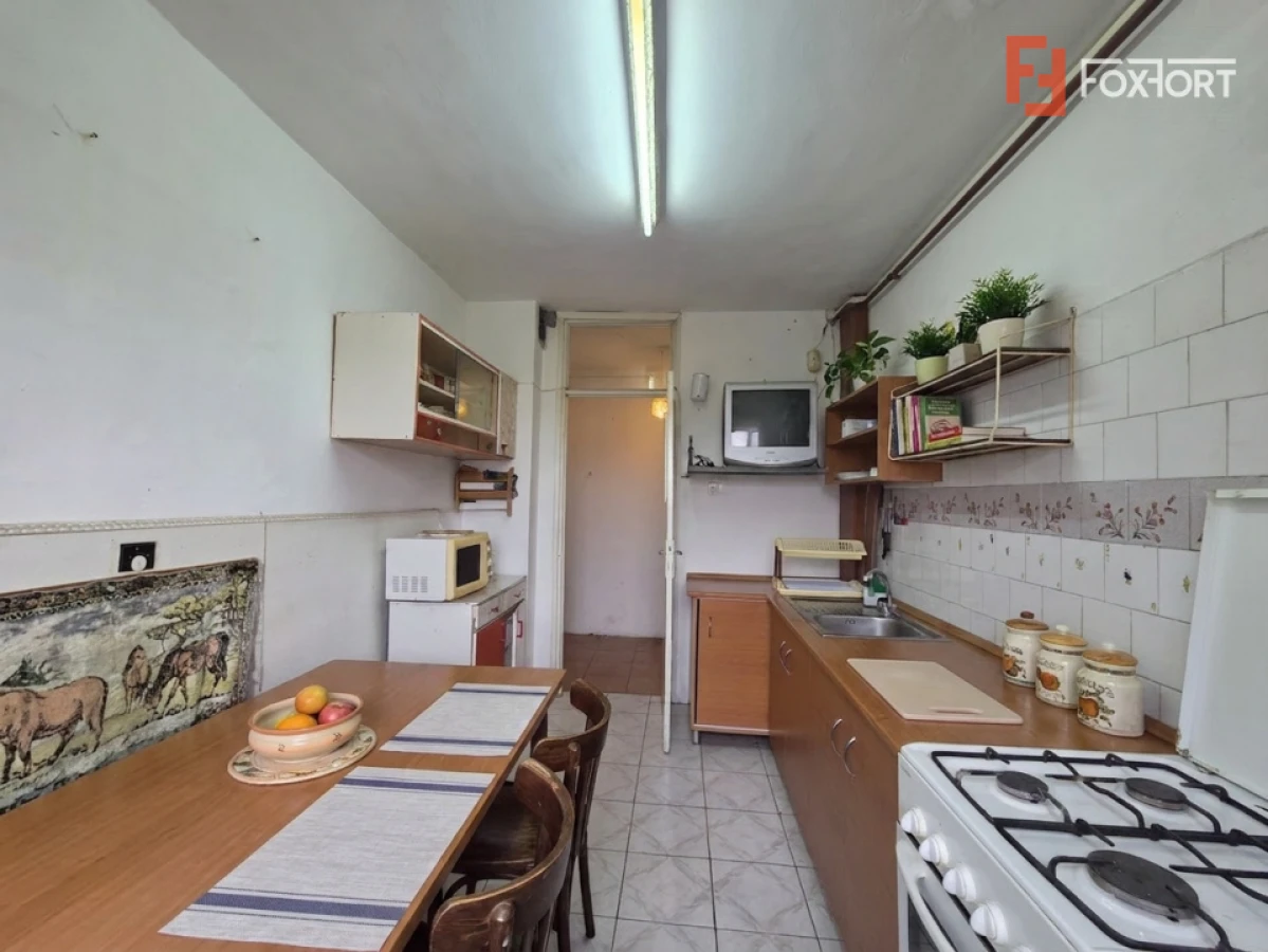 Apartament cu 4 camere, etaj 5/8, zona Micalaca - 3