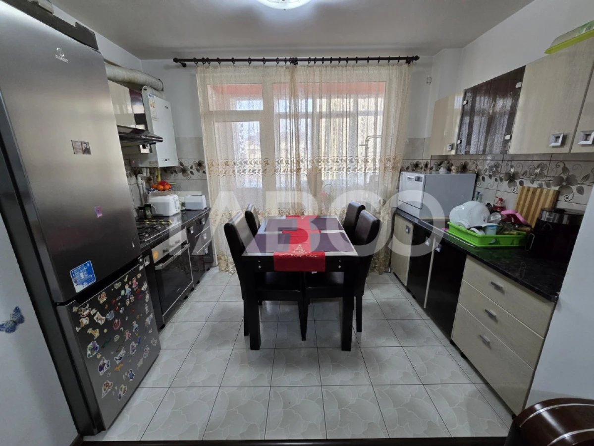 Apartament decomandat 3 camere 2 bai balcon etaj 1 Arhitectilor Sibiu - 9