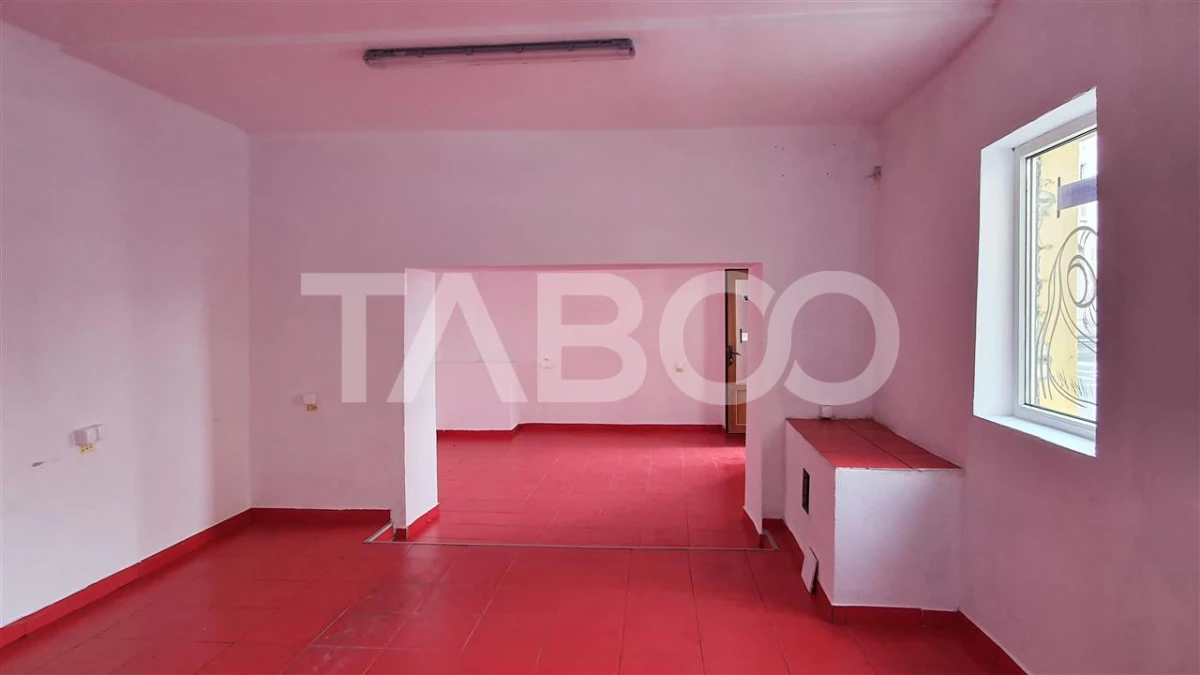 Spatiu comercial 42mp de vanzare renovat in Orasul de Jos Sibiu - 4