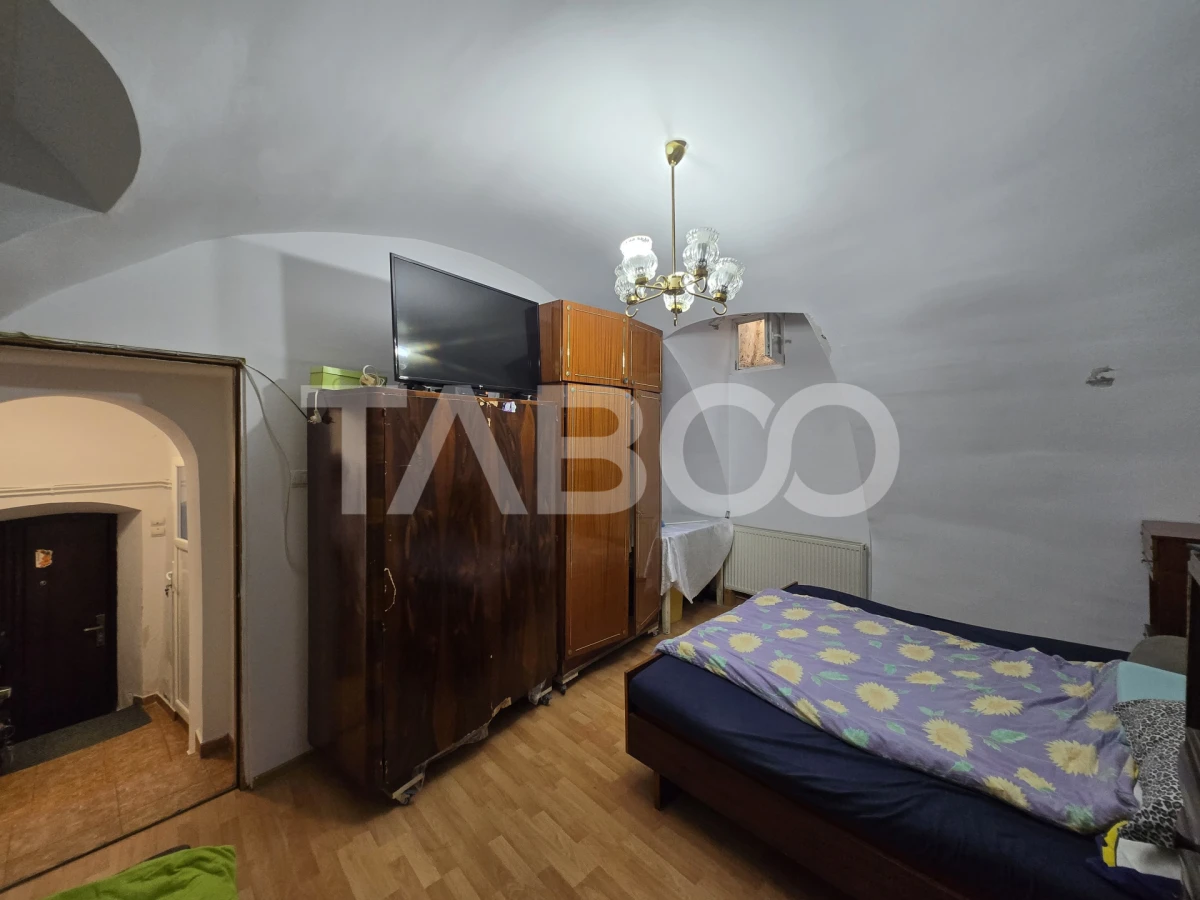 Garsoniera de vanzare decomandata 29 mpu zona Centrul Istoric Sibiu - 4