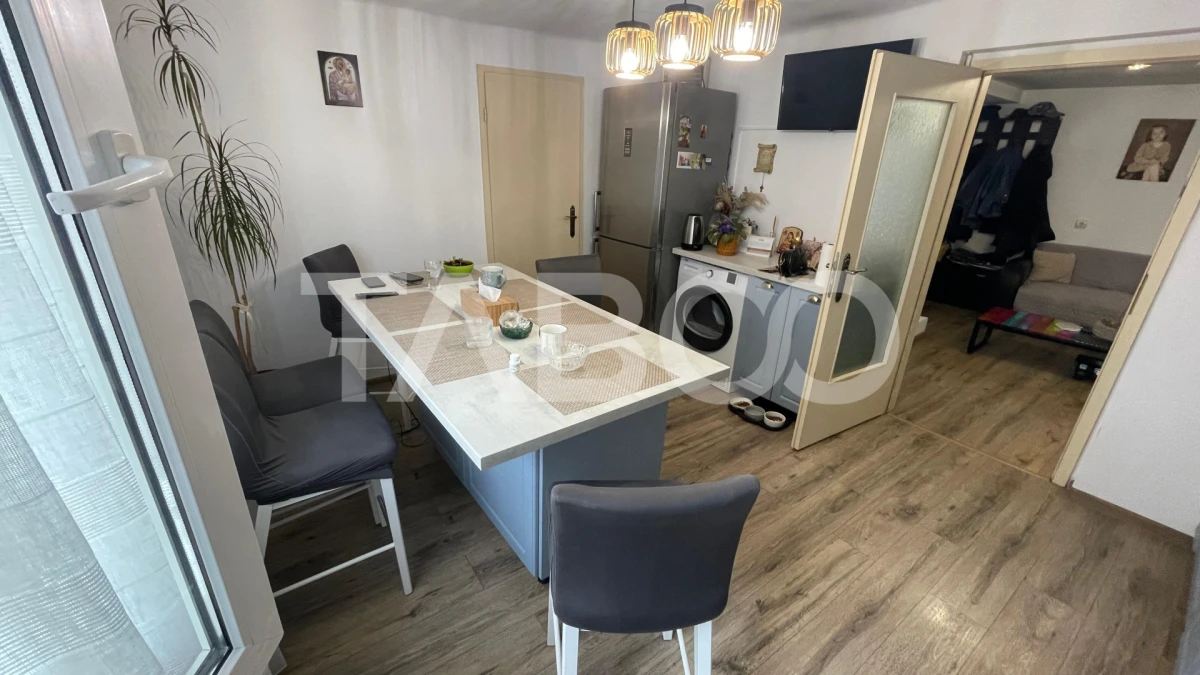 Casa 4 camere de vanzare in Lazaret cu garaj demisol generos mansarda - 2