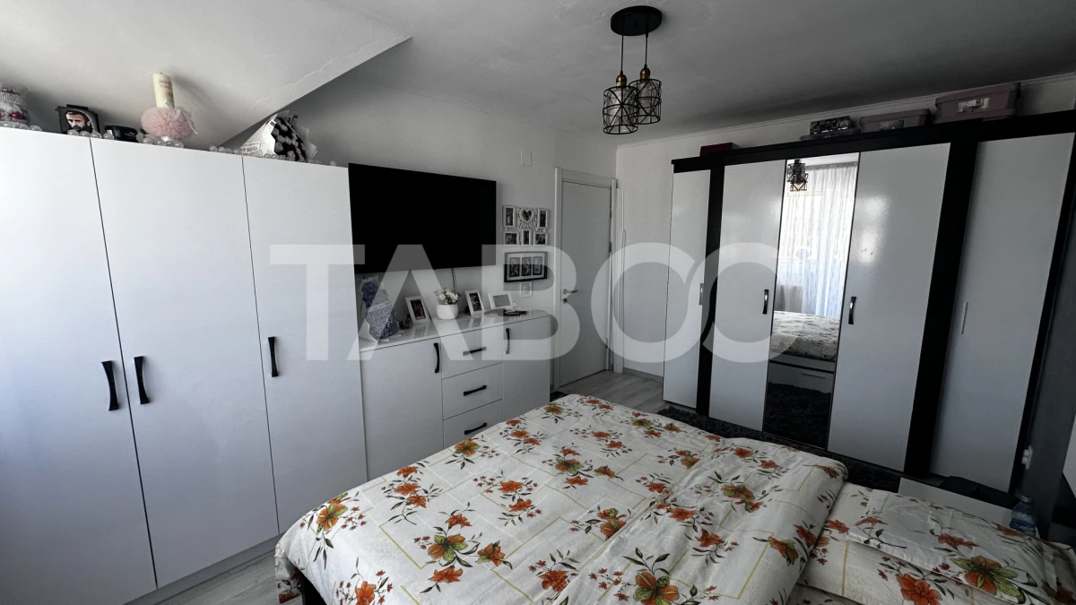 Apartament de vanzare 3 camere decomandate loc parcare Selimbar - 4