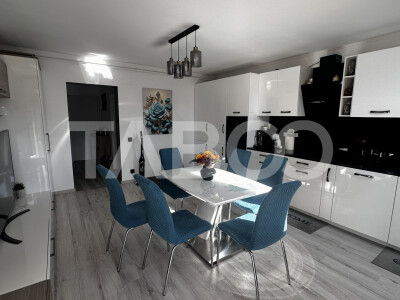 Apartament de vanzare 3 camere decomandate loc parcare Selimbar