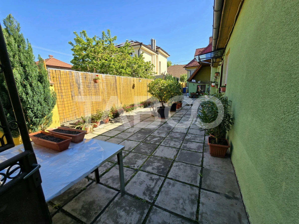 Casa spatioasa de vanzare teren 432 mp zona linistita - Lupeni Sibiu - 9