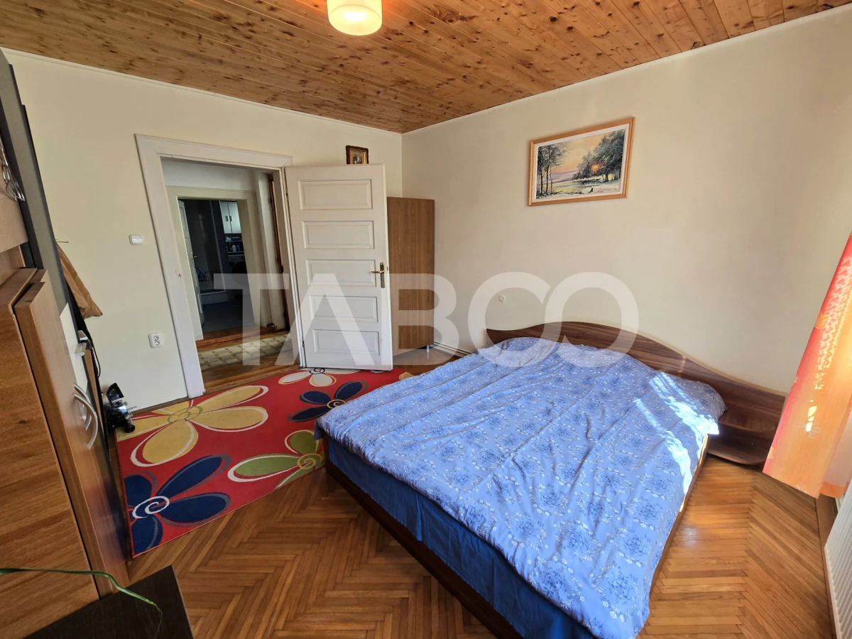Casa spatioasa de vanzare teren 432 mp zona linistita - Lupeni Sibiu - 5