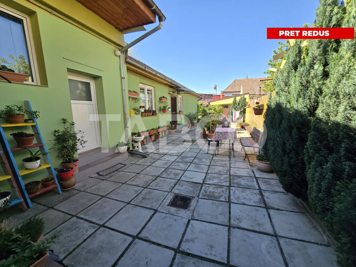 Casa spatioasa de vanzare teren 432 mp zona linistita - Lupeni Sibiu - 1