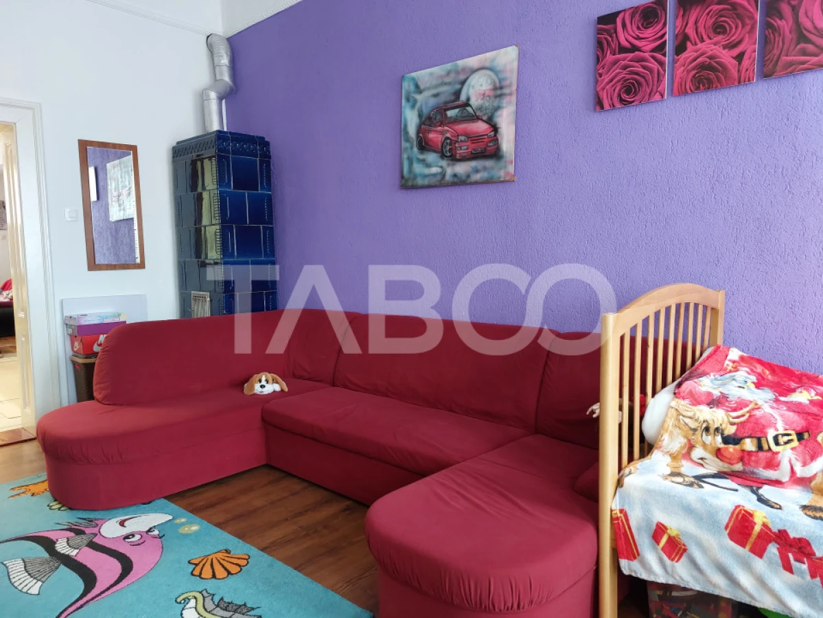 Casa si curte pretabila pentru 2 familii 980 mp teren liber Cisnadie - 6