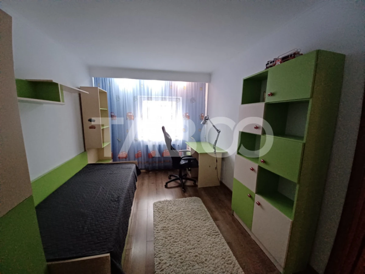 Apartament spatios cu 3 camere si 2 bai plus balcon in zona Central - 9