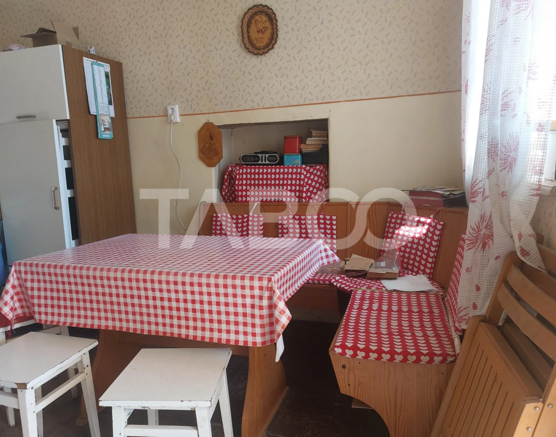 Casa si curte individuala 2 corpuri de casa separate 4 camere gradina - 9