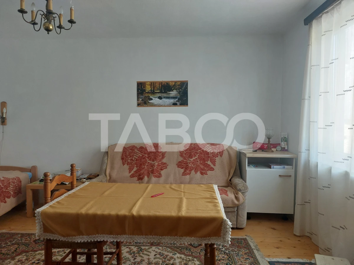 Casa si curte individuala 2 corpuri de casa separate 4 camere gradina - 8