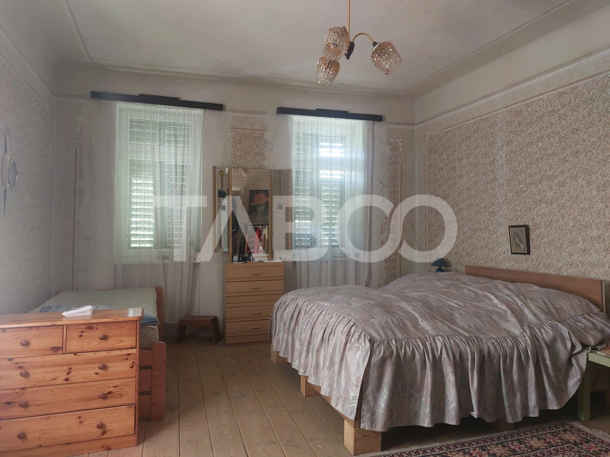 Casa si curte individuala 2 corpuri de casa separate 4 camere gradina - 6