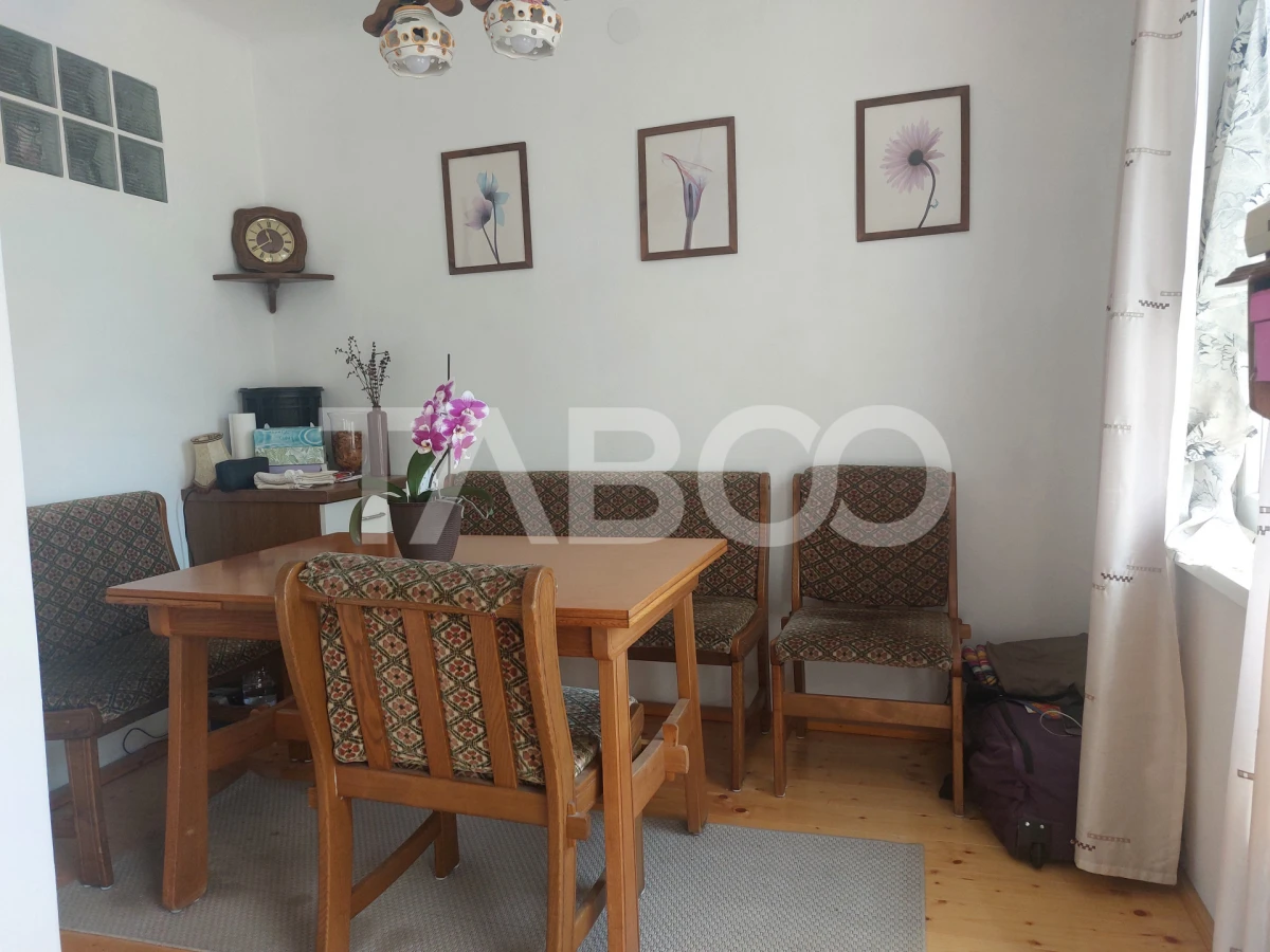 Casa si curte individuala 2 corpuri de casa separate 4 camere gradina - 3