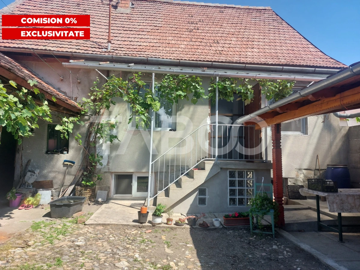 Casa si curte individuala 2 corpuri de casa separate 4 camere gradina - 1