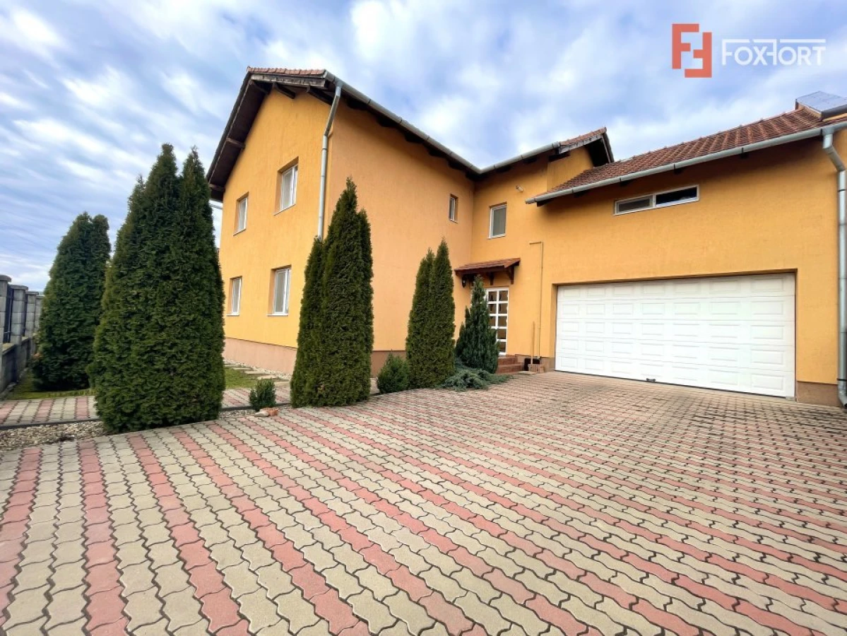 Casa individuala de vanzare, 250 mp, intrare in Dumbravita - V2992 - 1