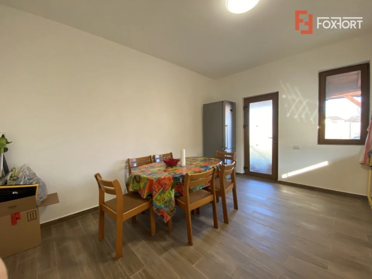 Duplex cu 3 camere cu panouri fotovoltaice in Sanandrei Centru - ID V4749 - 8