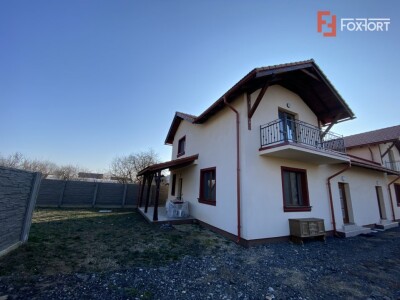 Duplex cu 3 camere cu panouri fotovoltaice in Sanandrei Centru - ID V4749