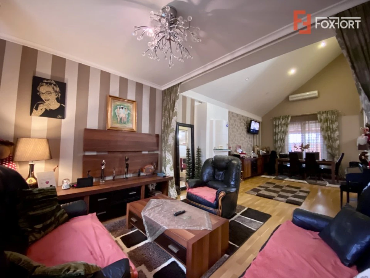Casa cu 6 camere de vanzare in localitatea Sanandrei, zona Centrala - 5