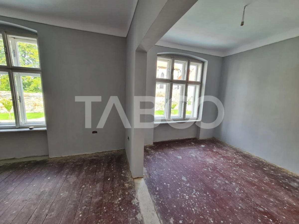 Spatiu comercial de inchiriat pe Lucian Blaga in centru Sebes - 1